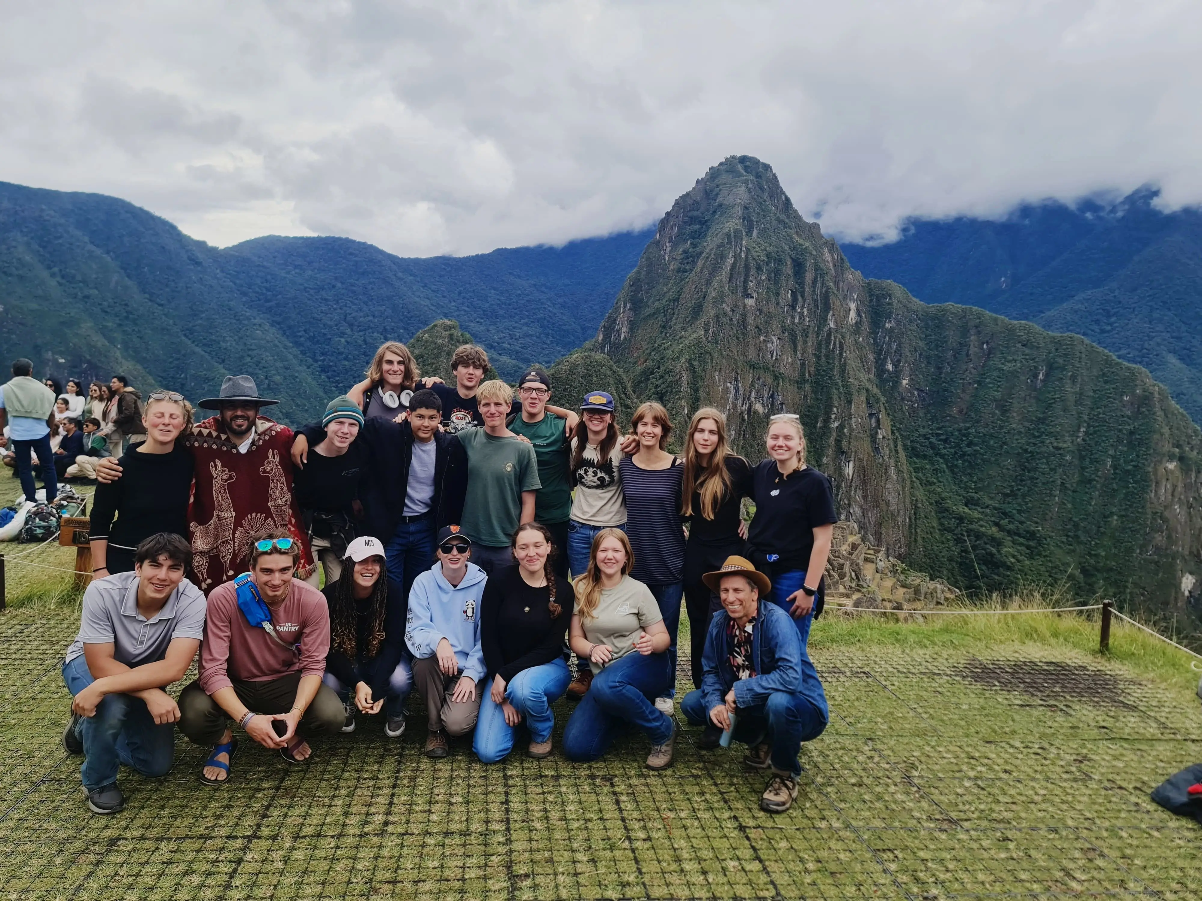 machu picchu entrance youth teenagers.webp